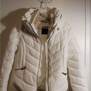 Zara Women's Cream Puffer Jacket